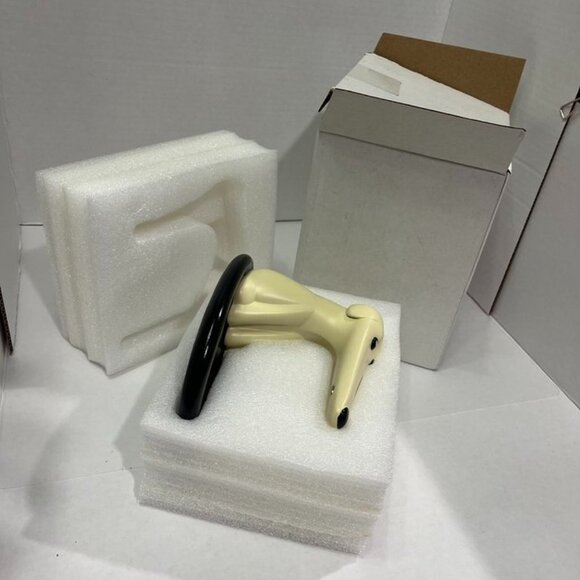 Rideco Modern Decor Resin Dog Sculpture Magnetic Holder & Tray - Picture 2 of 14